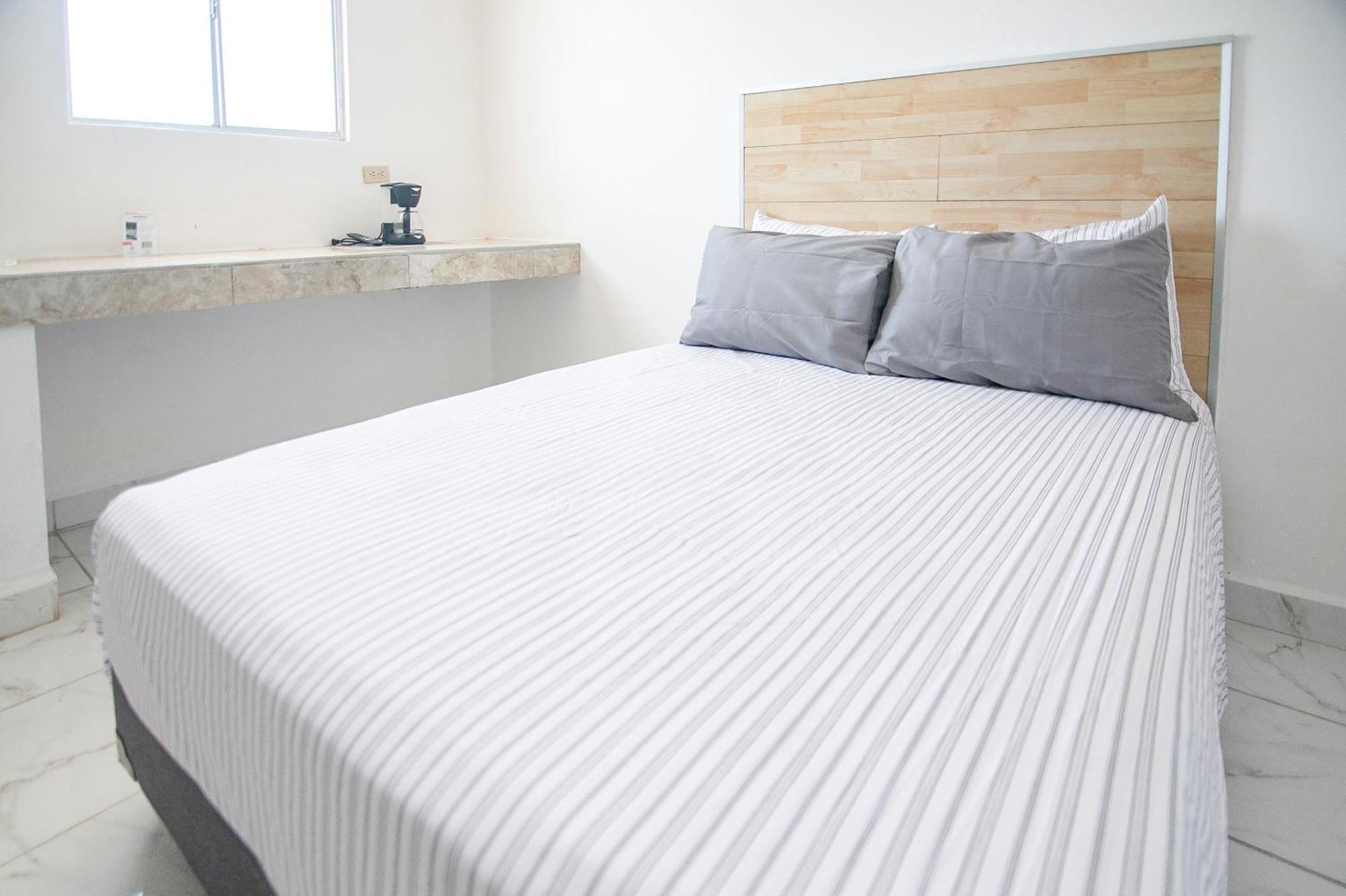 Oyo Hotel Plaza Las Torres, Cabo San Lucas Ngoại thất bức ảnh