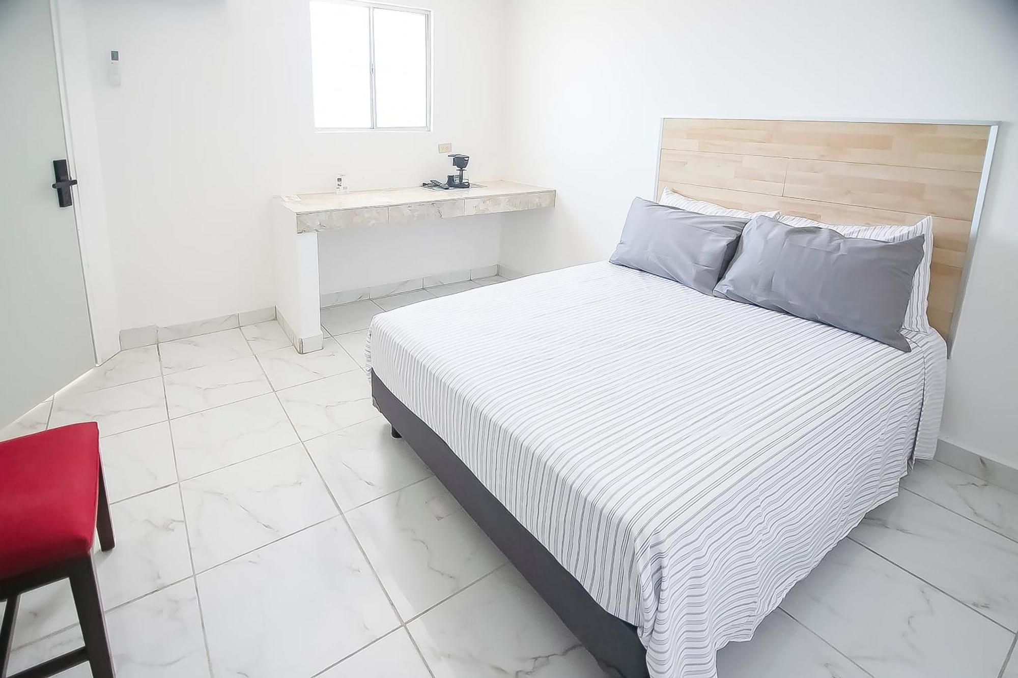Oyo Hotel Plaza Las Torres, Cabo San Lucas Ngoại thất bức ảnh