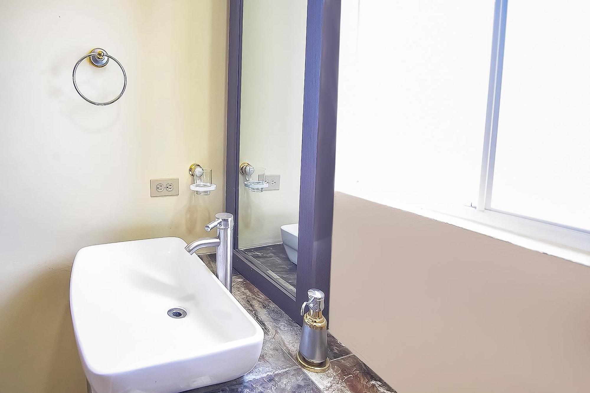 Oyo Hotel Plaza Las Torres, Cabo San Lucas Ngoại thất bức ảnh