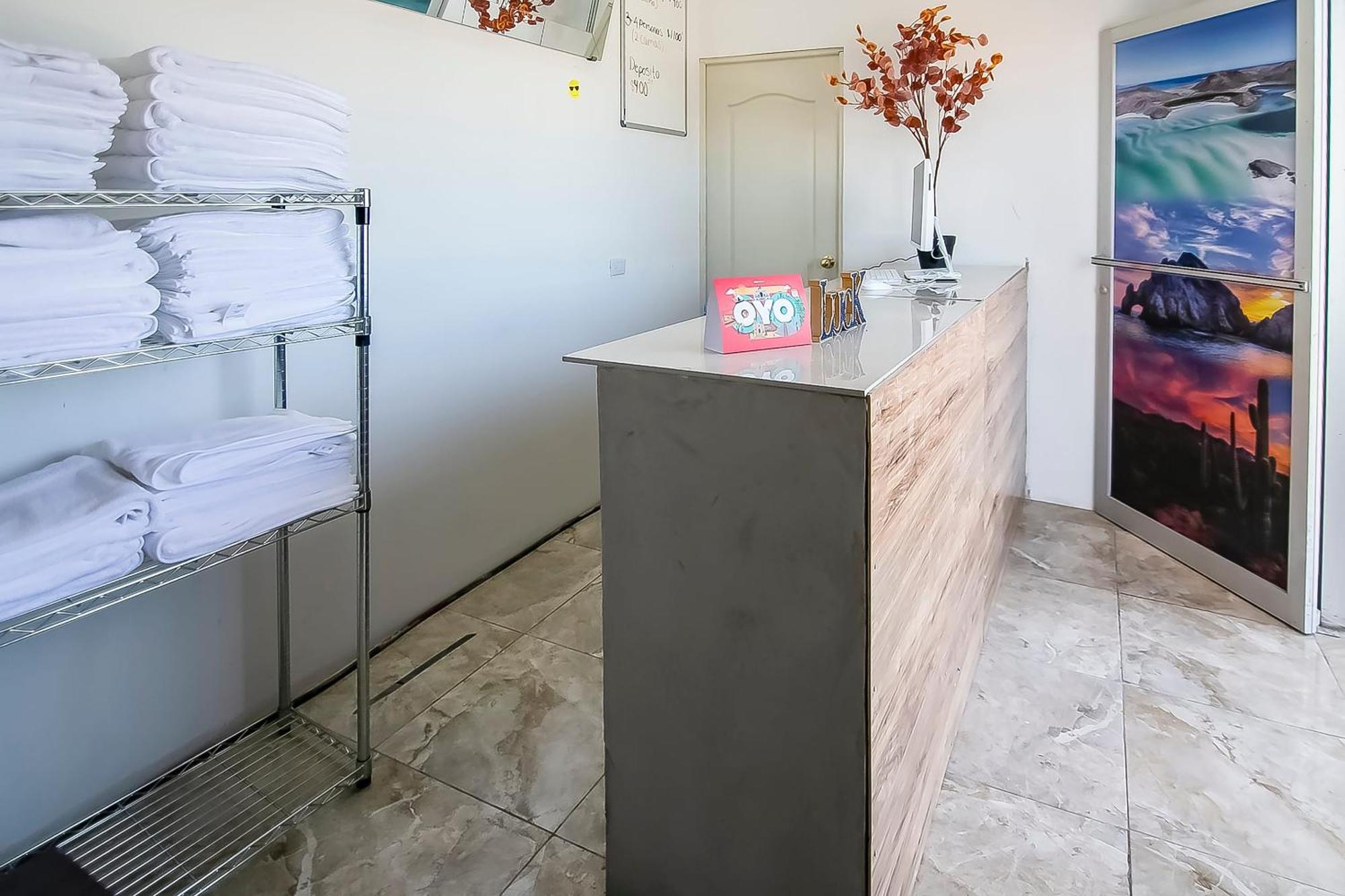 Oyo Hotel Plaza Las Torres, Cabo San Lucas Ngoại thất bức ảnh