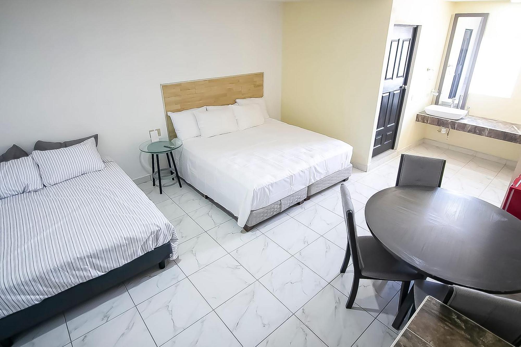 Oyo Hotel Plaza Las Torres, Cabo San Lucas Ngoại thất bức ảnh