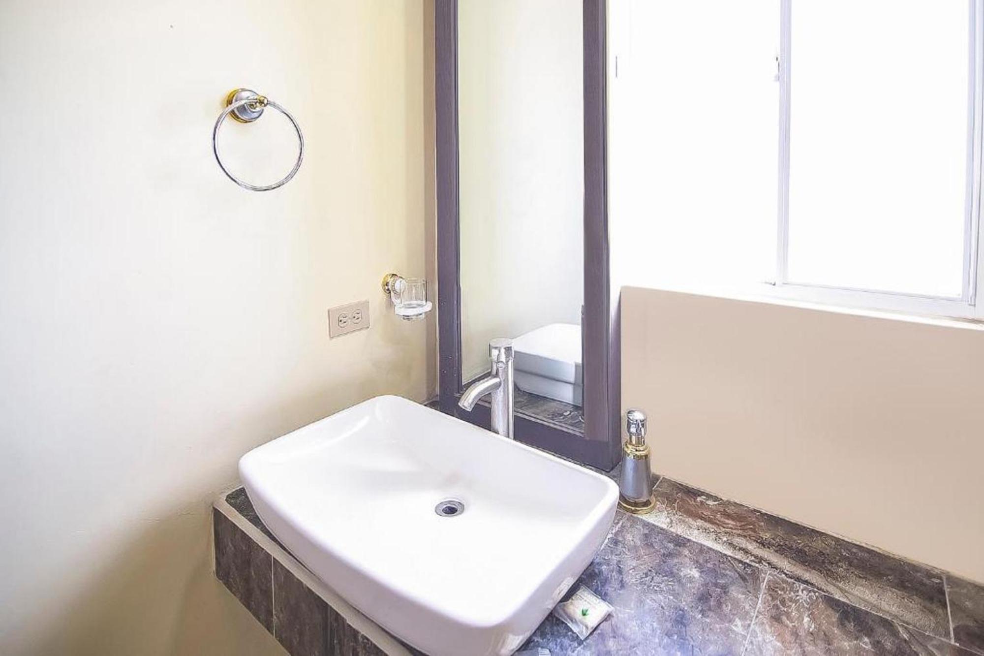 Oyo Hotel Plaza Las Torres, Cabo San Lucas Ngoại thất bức ảnh